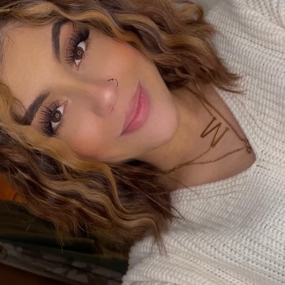 Meet your Posher, Clarissa